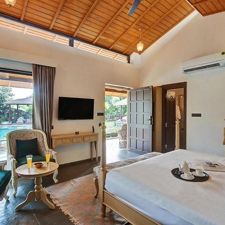 Stayvista'S The Earthen Boutique - City Escape With Spacious Pool, Terrace, Lawn & Indoor-Outdoor Games Udaipur Ngoại thất bức ảnh