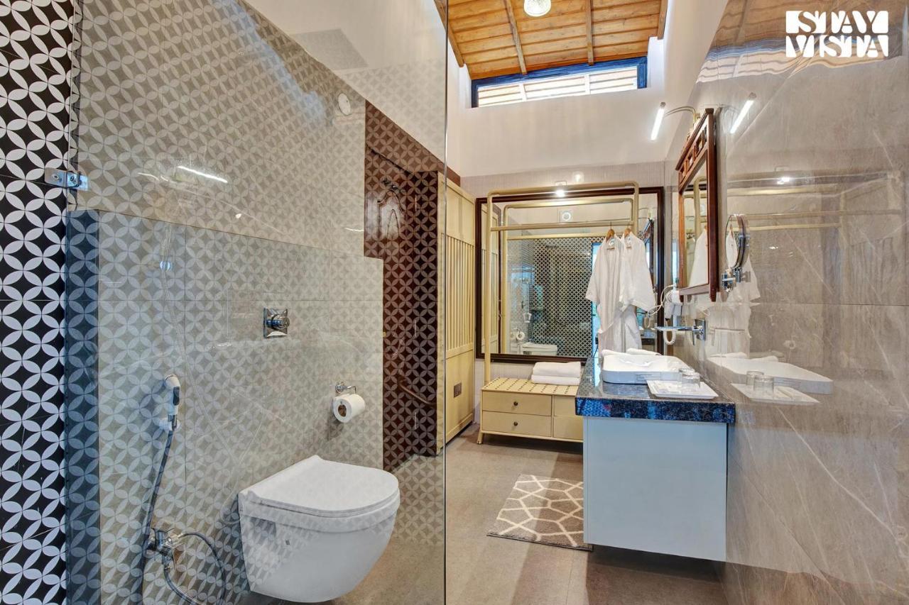 Stayvista'S The Earthen Boutique - City Escape With Spacious Pool, Terrace, Lawn & Indoor-Outdoor Games Udaipur Ngoại thất bức ảnh