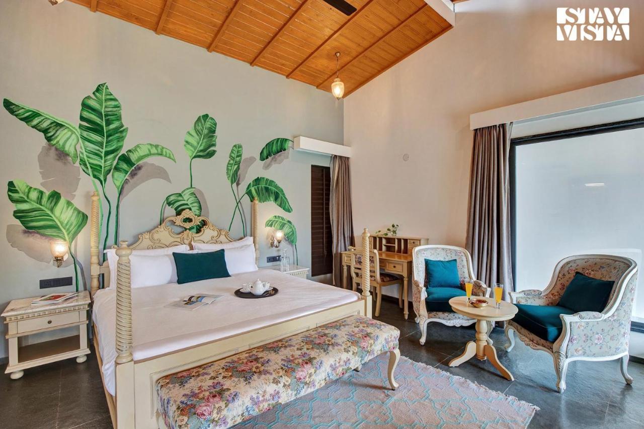 Stayvista'S The Earthen Boutique - City Escape With Spacious Pool, Terrace, Lawn & Indoor-Outdoor Games Udaipur Ngoại thất bức ảnh