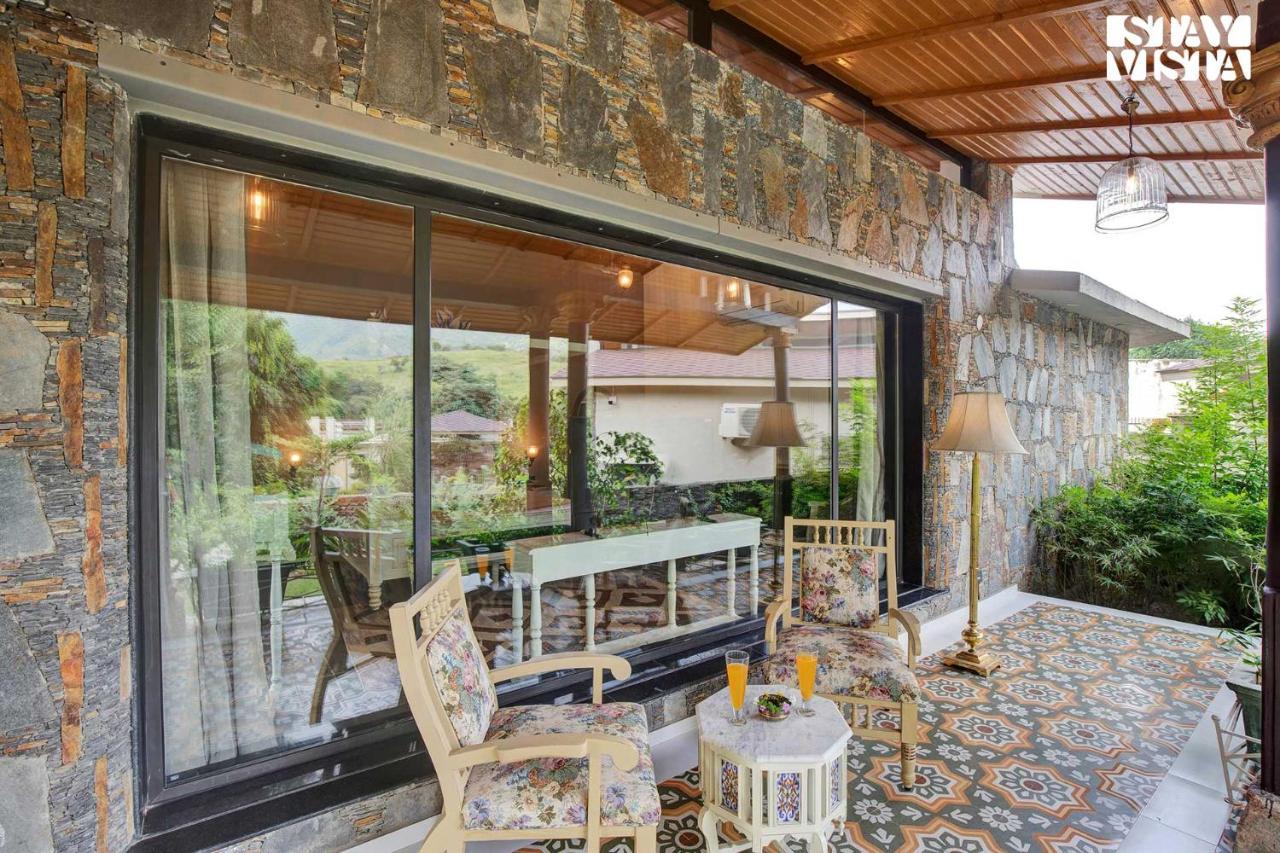 Stayvista'S The Earthen Boutique - City Escape With Spacious Pool, Terrace, Lawn & Indoor-Outdoor Games Udaipur Ngoại thất bức ảnh